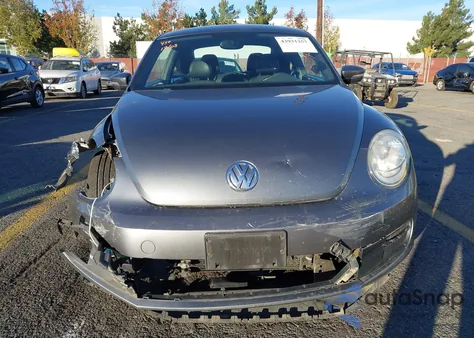 2014 Volkswagen Beetle 2.5L z USA, uszkodzony, nr VIN 3VWJP7AT4EM612866